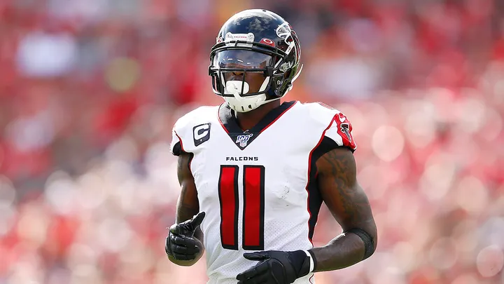 Julio Jones Signs with Eagles