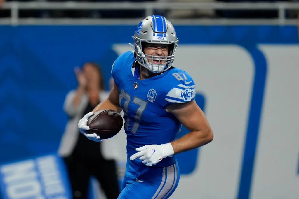 JCs Monday Night Football Plays Week 8