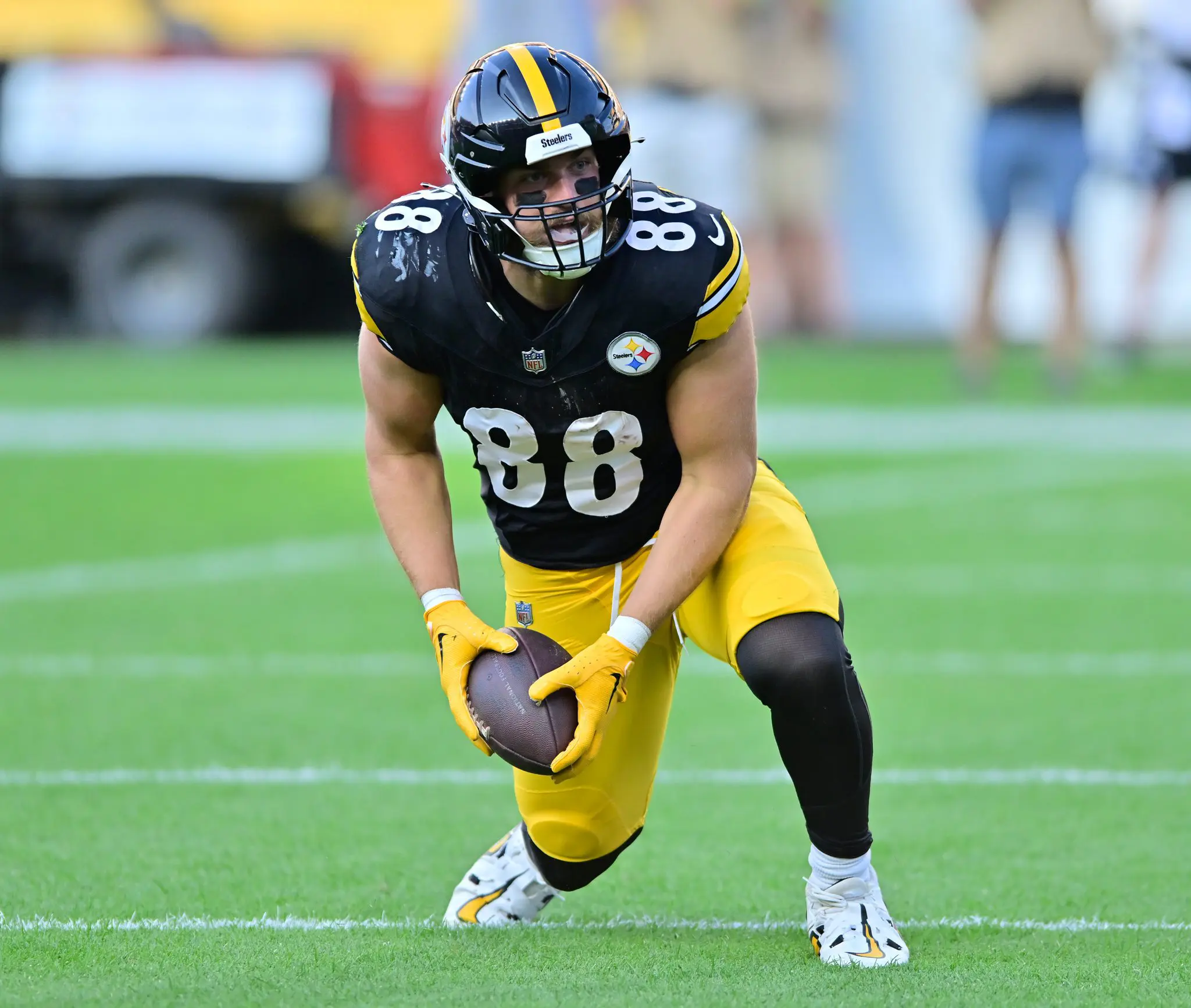 Pat Freiermuth out “A Few Weeks” with a Hamstring Injury