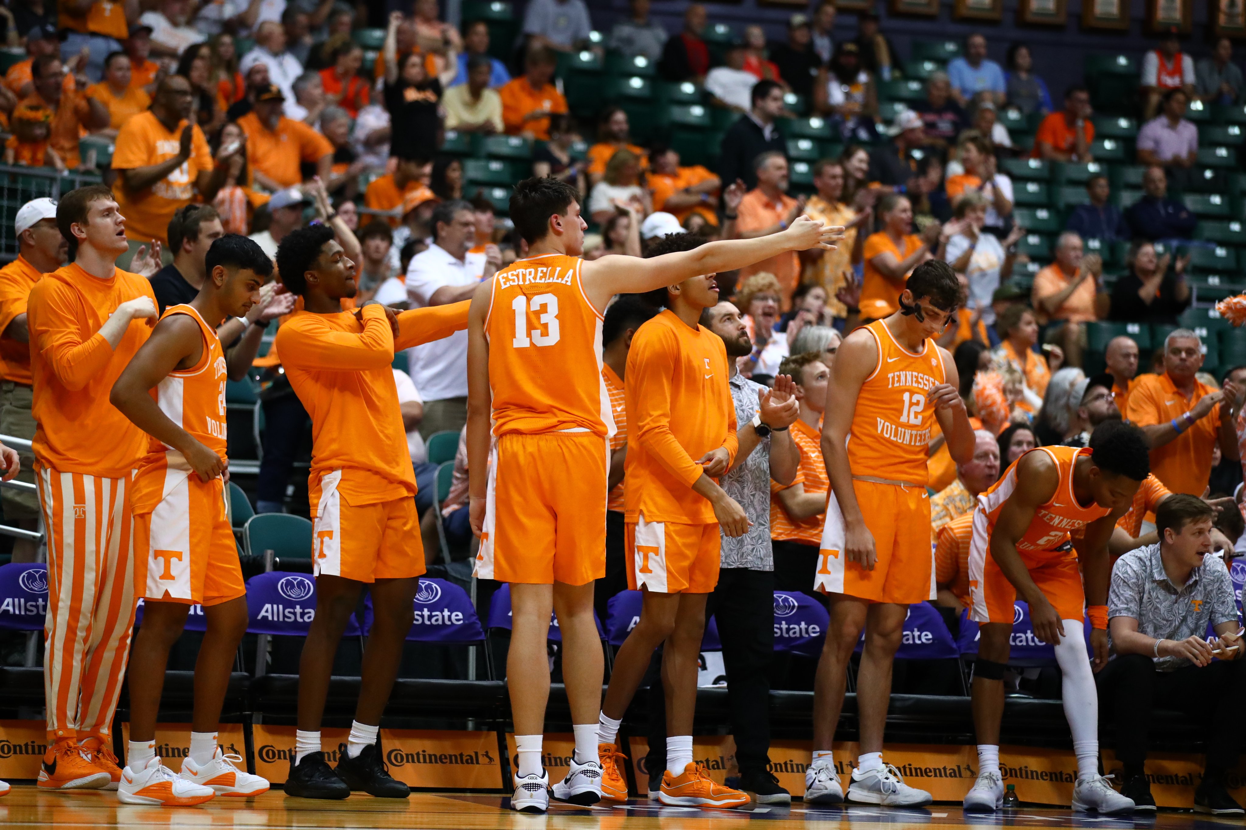 Tennessee Basketball Chokes Syracuse into Submission