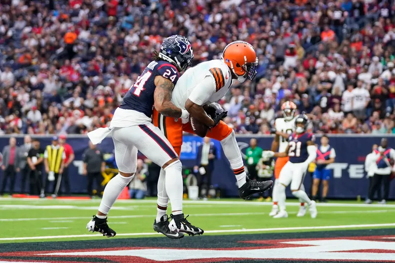Amari Cooper Goes for Browns Record 265 Receiving  Yards in Win over Texans