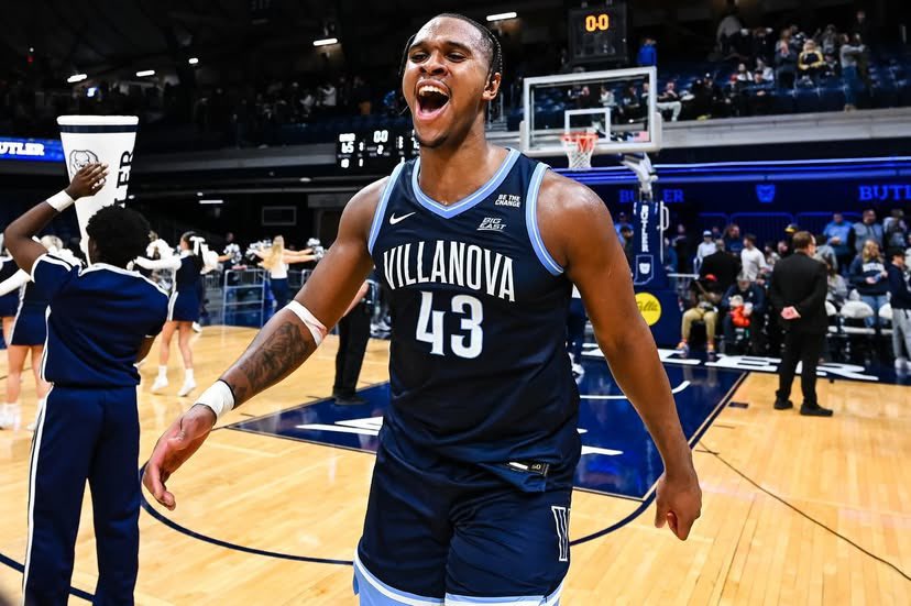 Eric Dixon and Villanova on Fire as they take down No. 9 UConn