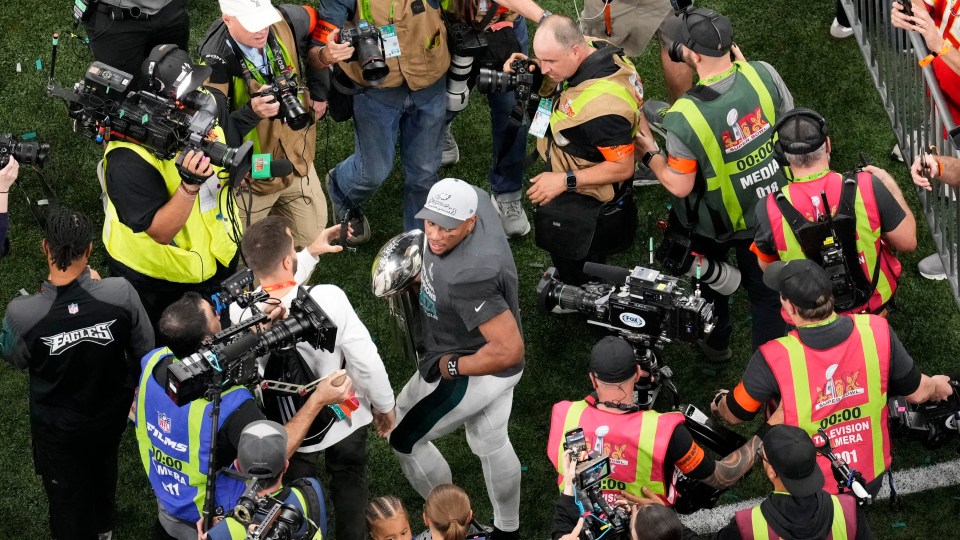 Eagles sign Saquon Barkley to Two Year Extension