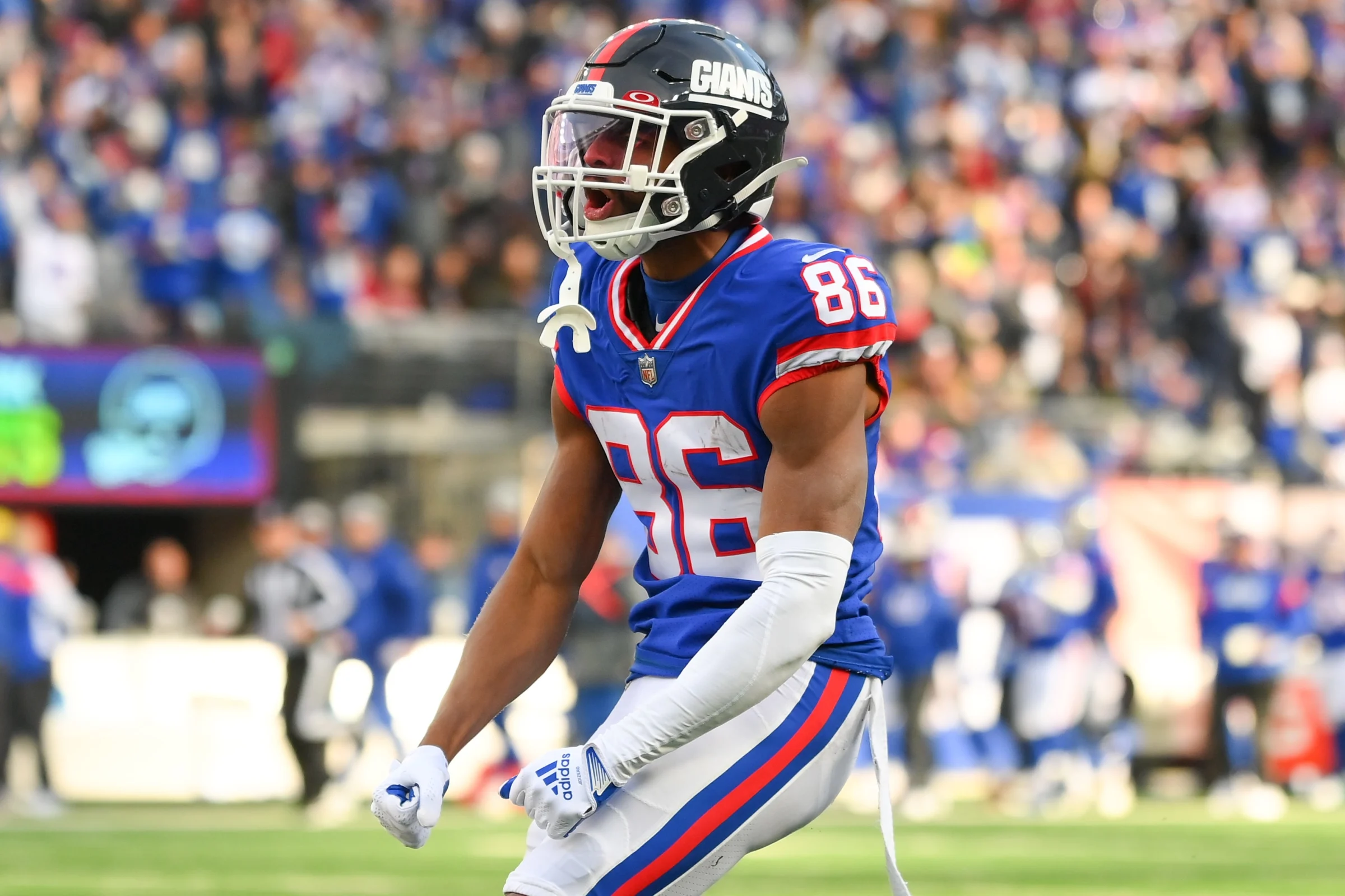 Giants Extend Darius Slayton Three Years