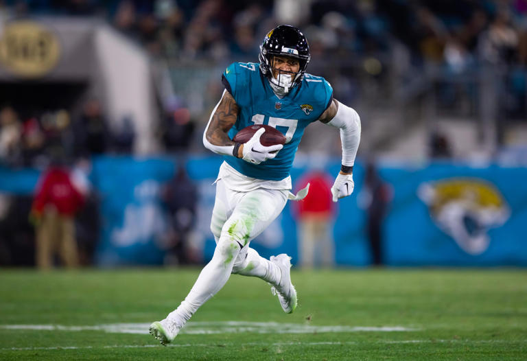 Jaguars Release Evan Engram