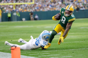 Green Bay Packers running back Josh Jacobs carries the football during an NFL game against the Detroit Lions on Sunday, Sept. 7, 2025, at Lambeau Field in Green Bay, Wis.(AP Photo/Matt Ludtke)