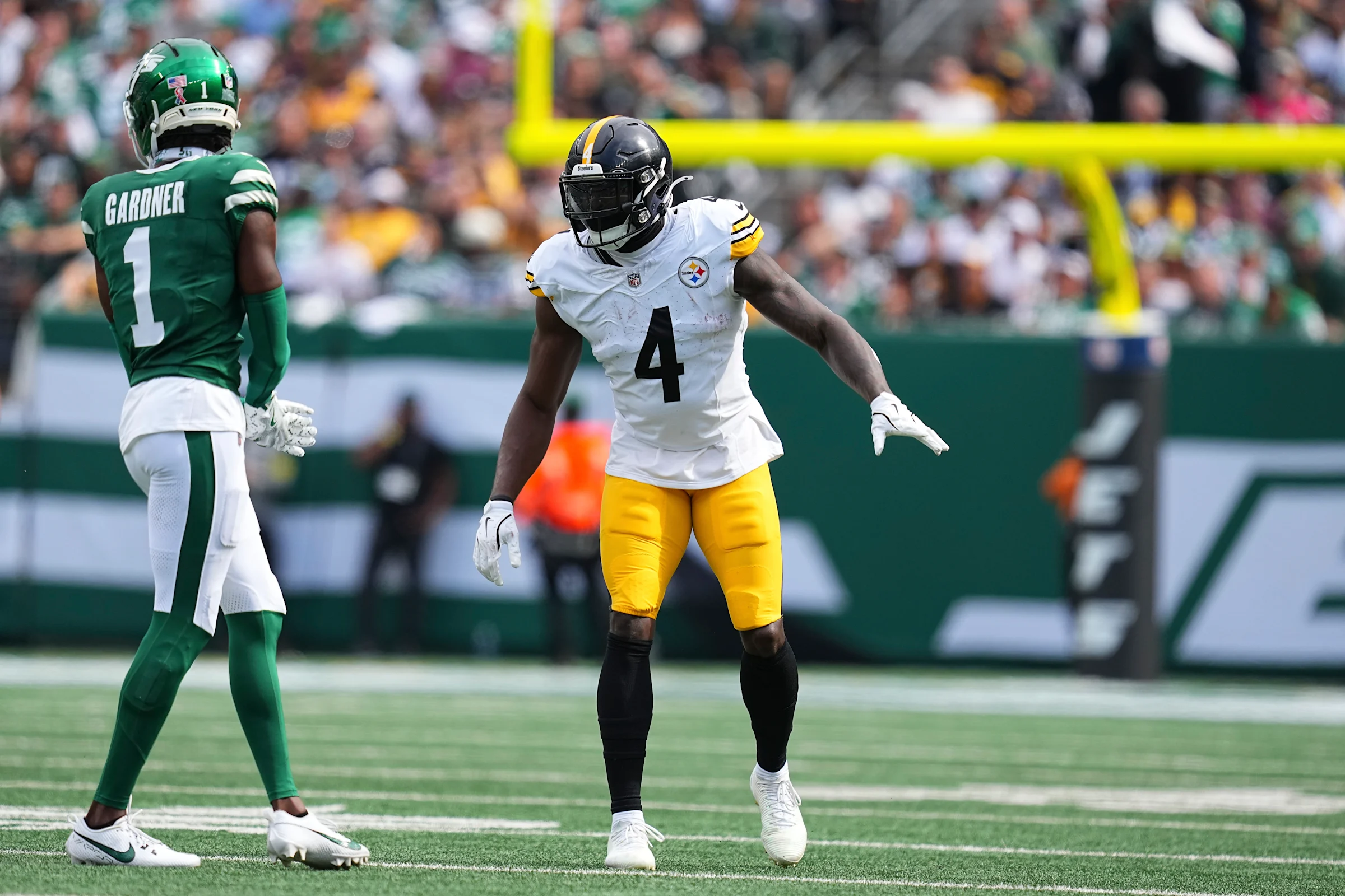 Steelers wideout DK Metcalf, right, gave Jets cornerback Sauce Gardner a challenge in Week 1. (Photo by Mitchell Leff/Getty Images) (Mitchell Leff via Getty Images)