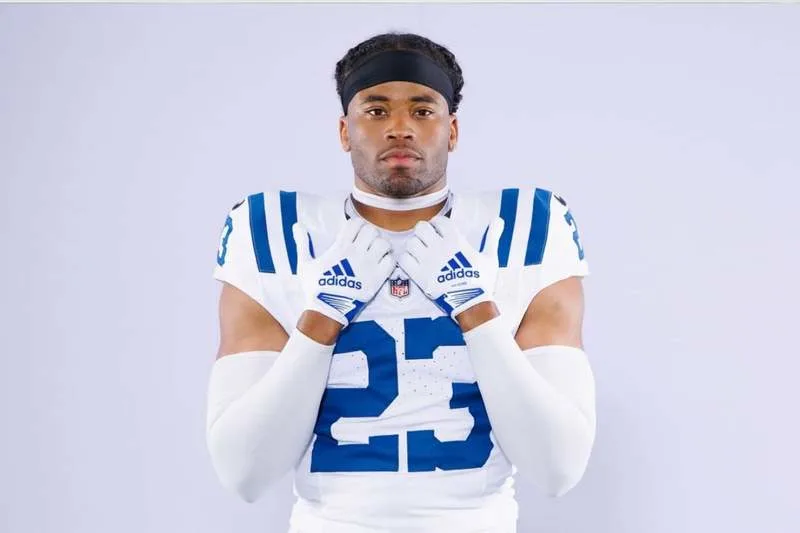 Colts Part Ways Kenny Moore
